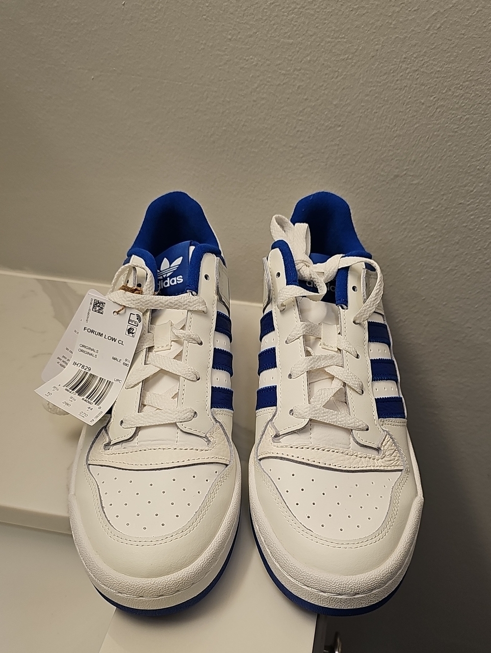adidas Men's Core White and Royal Blue Forum Low CL Sneakers. New. - Picture 12 of 15